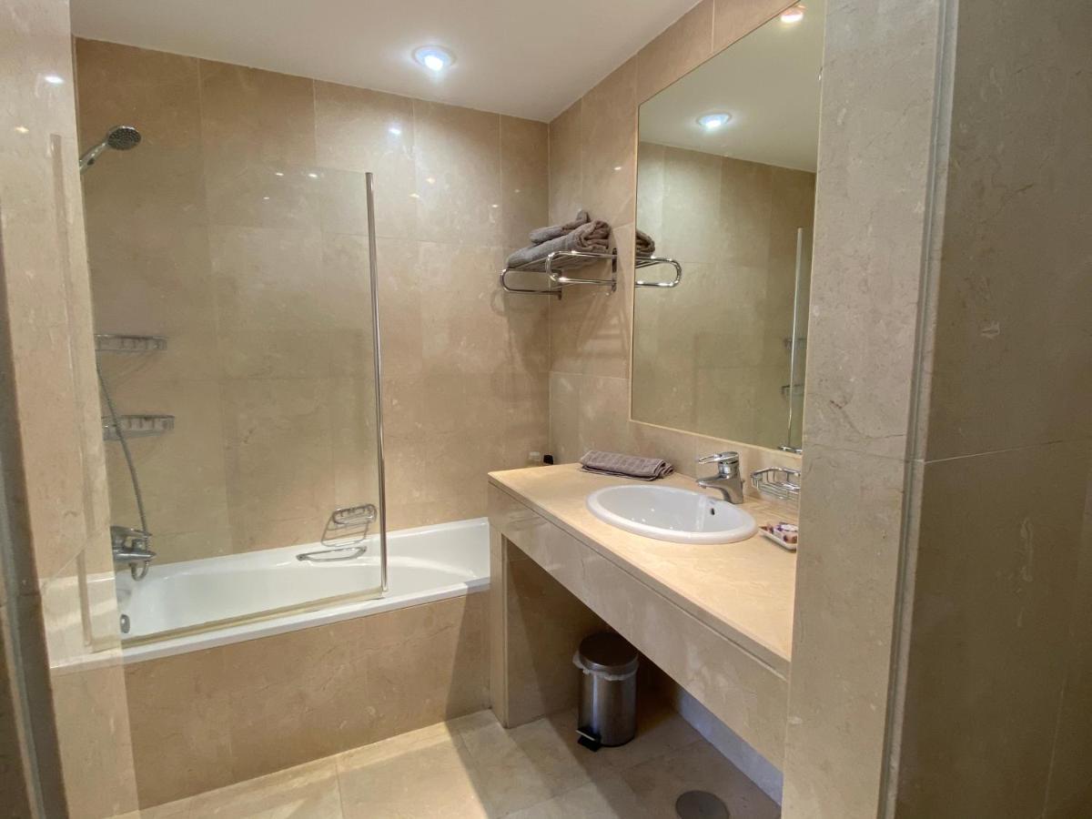 Apartamento Con Piscina ,Playa Con Vistas Panoramicas En La Marina De Sotogrande Сан Роке Екстериор снимка