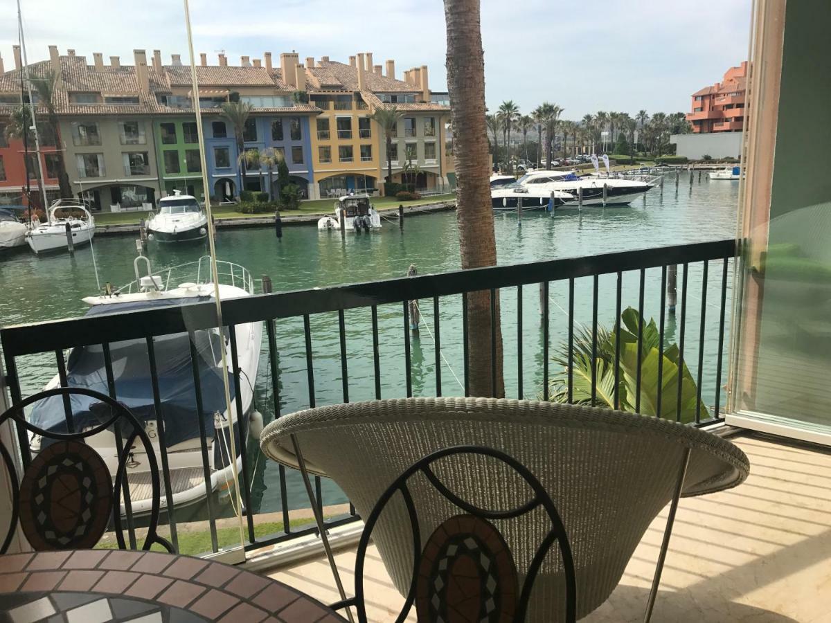Apartamento Con Piscina ,Playa Con Vistas Panoramicas En La Marina De Sotogrande Сан Роке Екстериор снимка