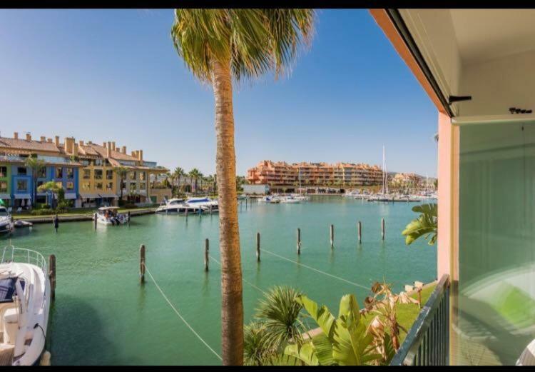 Apartamento Con Piscina ,Playa Con Vistas Panoramicas En La Marina De Sotogrande Сан Роке Екстериор снимка